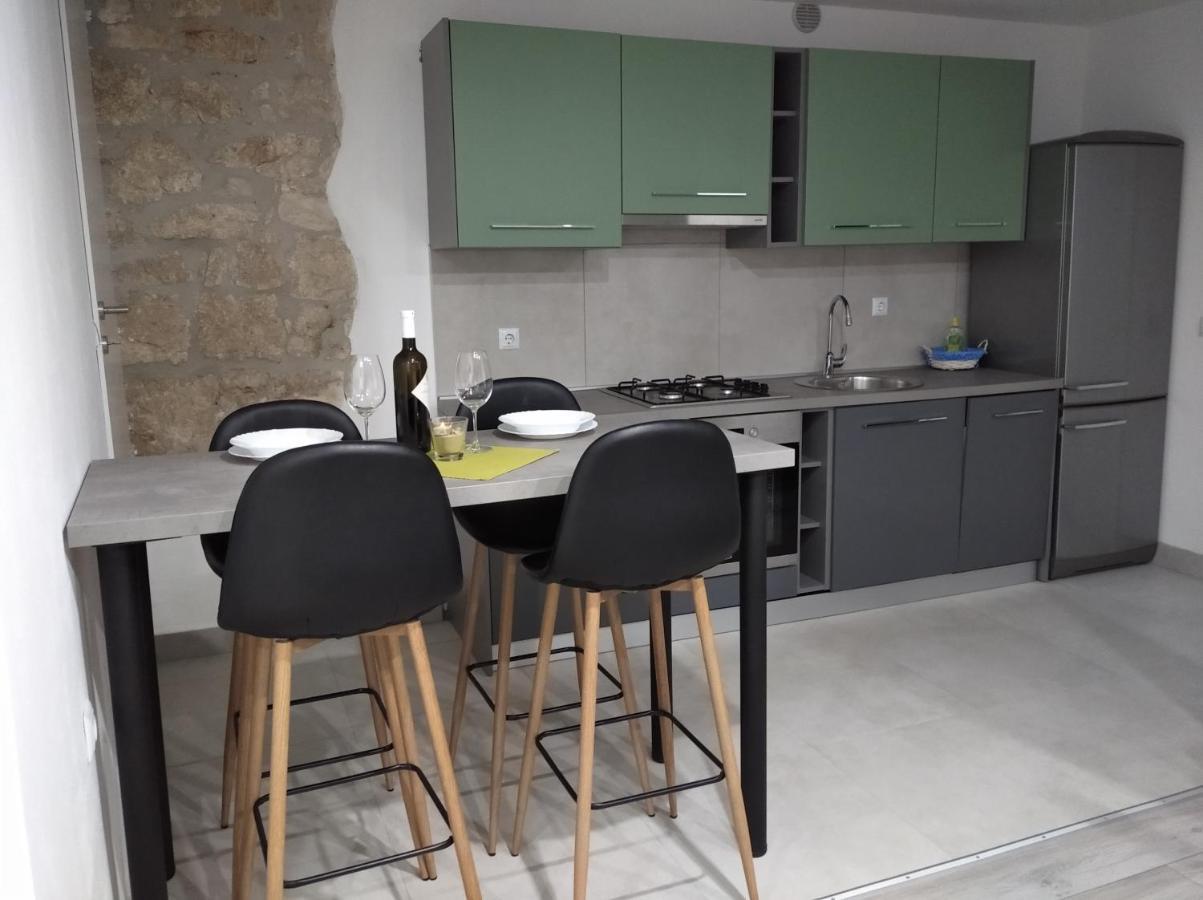 Apartman Lari 비지나다 외부 사진
