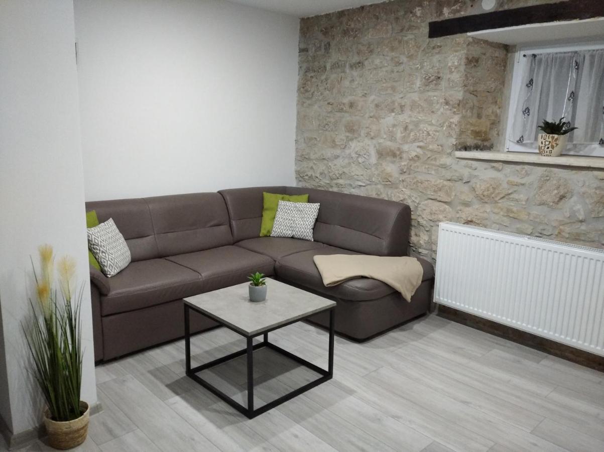 Apartman Lari 비지나다 외부 사진